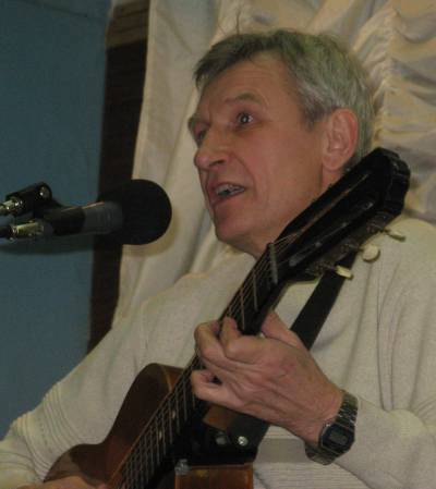 Поёт Валерий Толочко