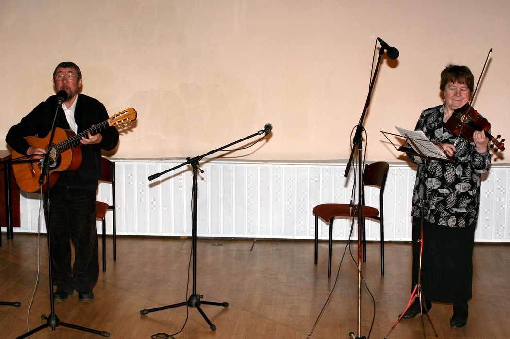 Михаил Семененко и Татьяна Хазанова (скрипка)